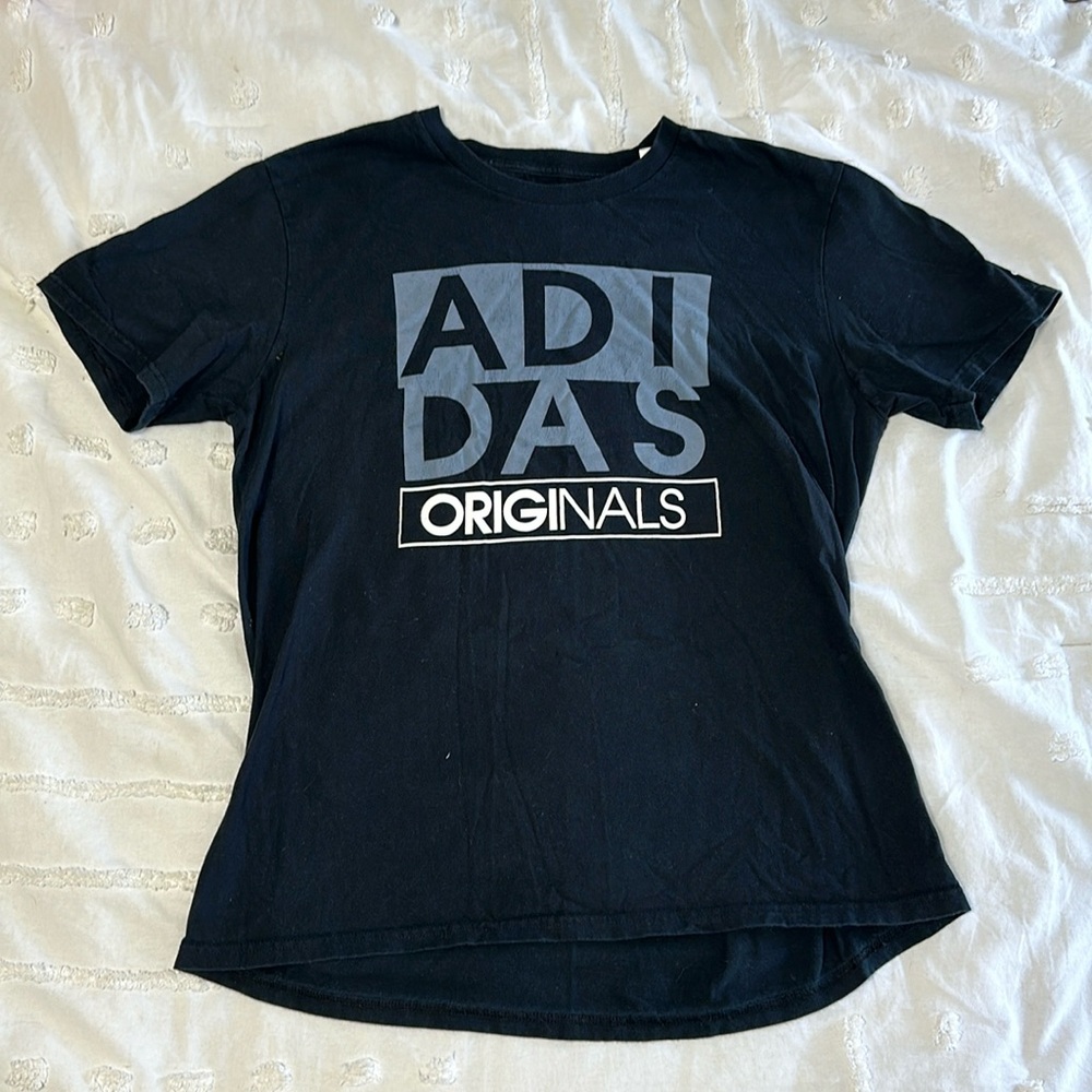 Adidas Large black teeshirt